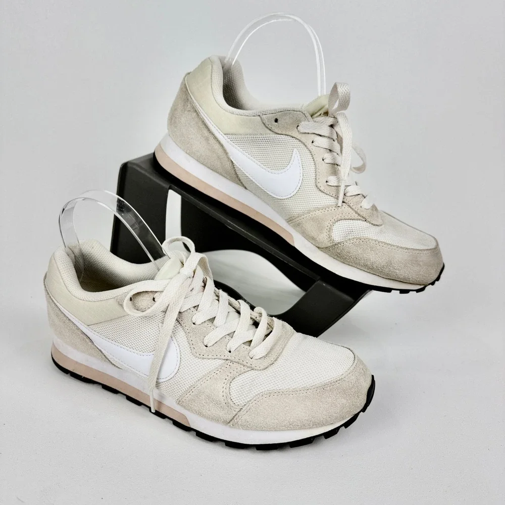 Nike MD Runner 2 Women's Sneakers Athletic Shoes‎ Running Size 9 Ivory White